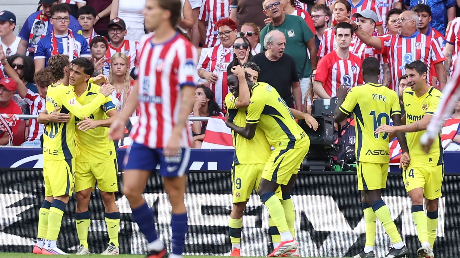 Els jugadors del Villarreal celebren el segon gol al Metropolitano