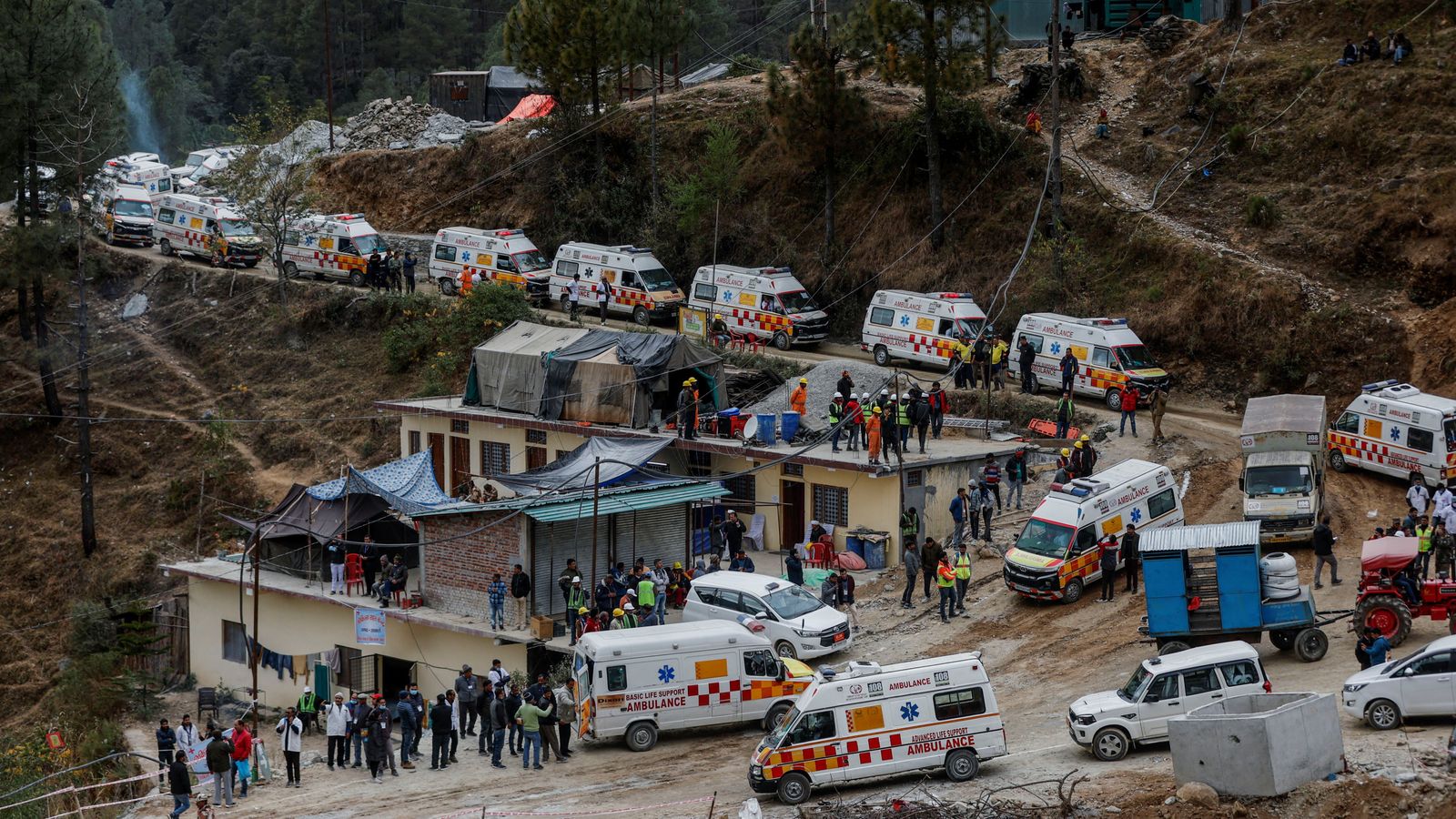 Fins a 41 ambulàncies s'han desplaçat per a traslladar els obrers a l'hospital