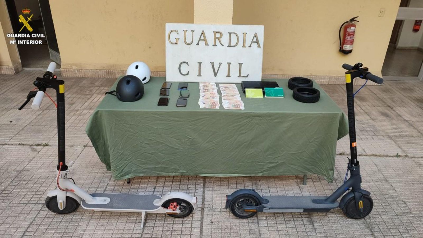 Material incautat en la detenció de dos menors