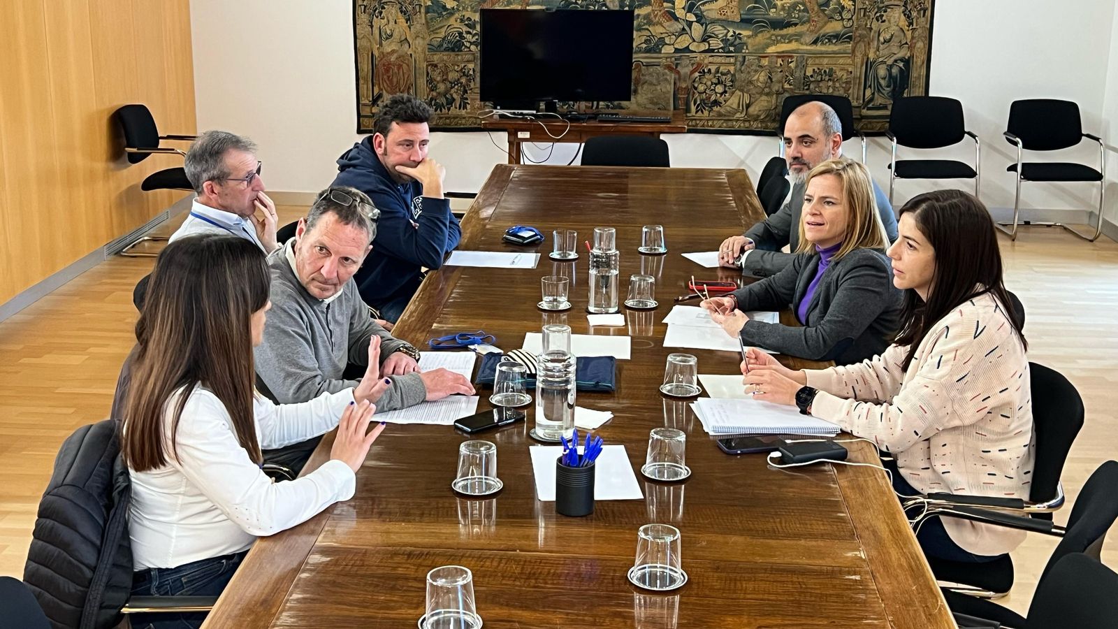 Pilar Bernabé es reuneix amb l'Associació de Damnificats Dana Horta Sud-València