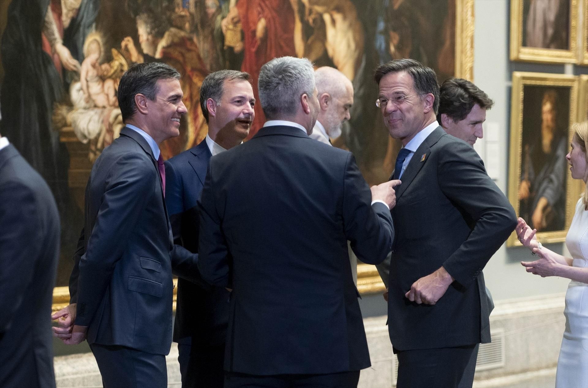 Rutte, a la dreta, en una cimera al Museo del Prado l'any 2022