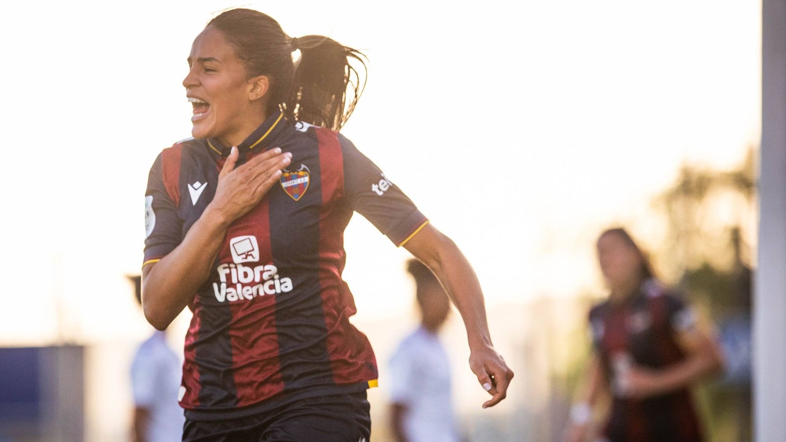 Gabi Nunes celebra un dels gols