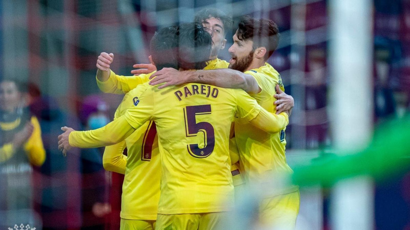 Els jugadors del Vila-real celebren un gol