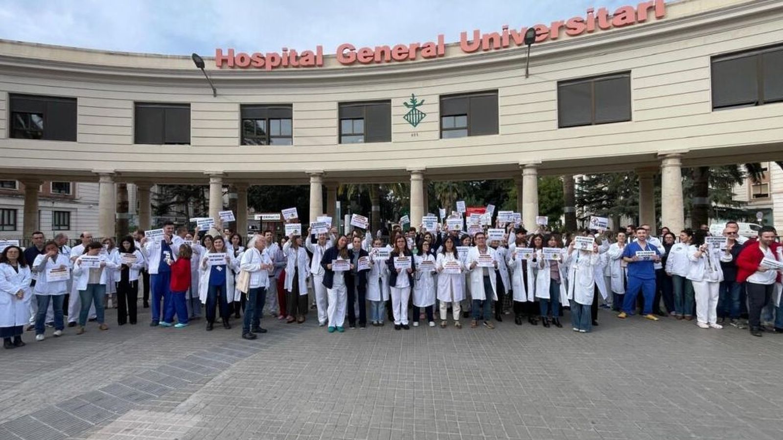 Protesta dels metges a l'Hospital General Universitari de València