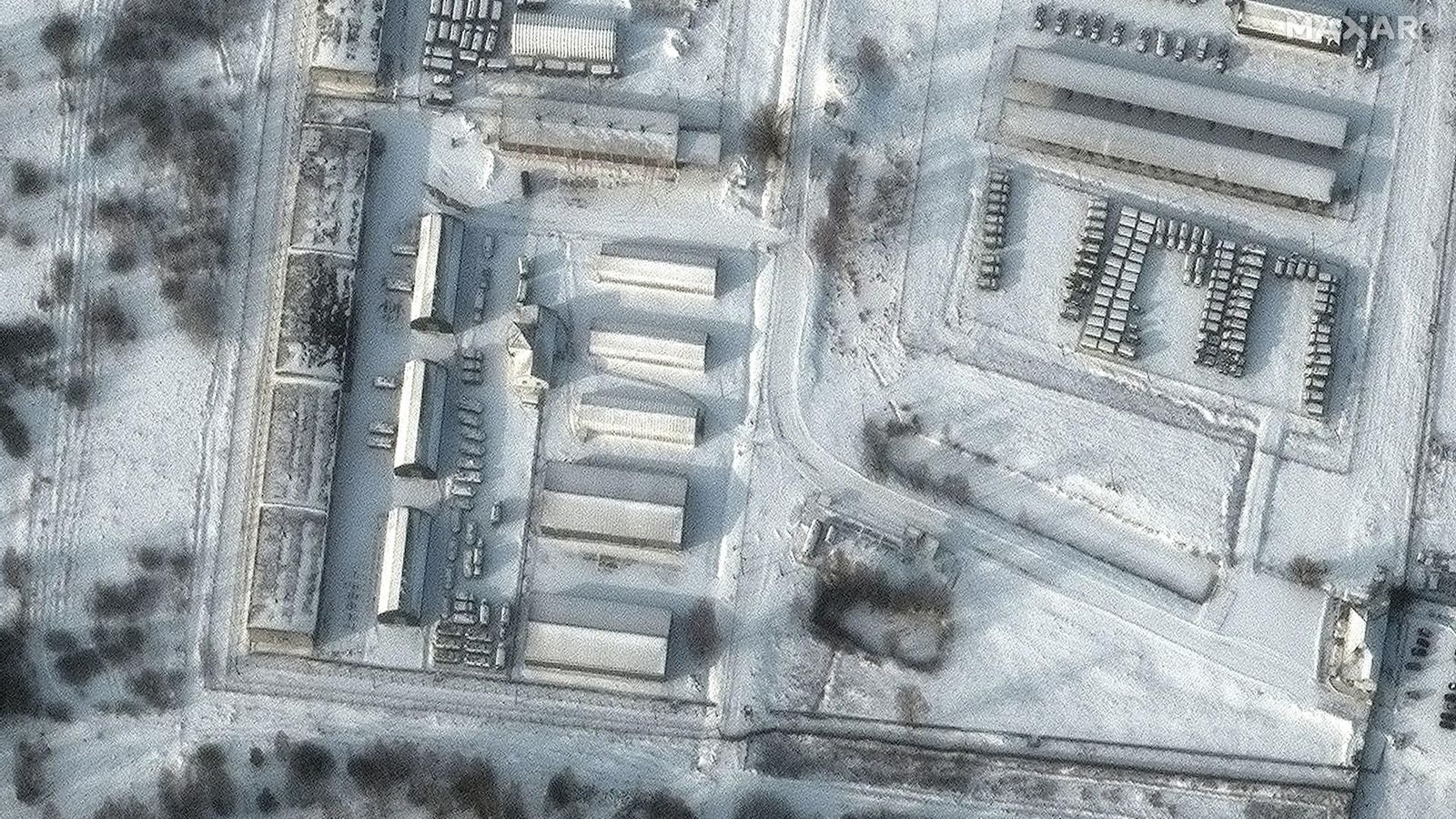 Imatges de satèl·lit que evidencien l'acumulació de forces russes en la frontera amb Ucraïna a les acaballes de 2021