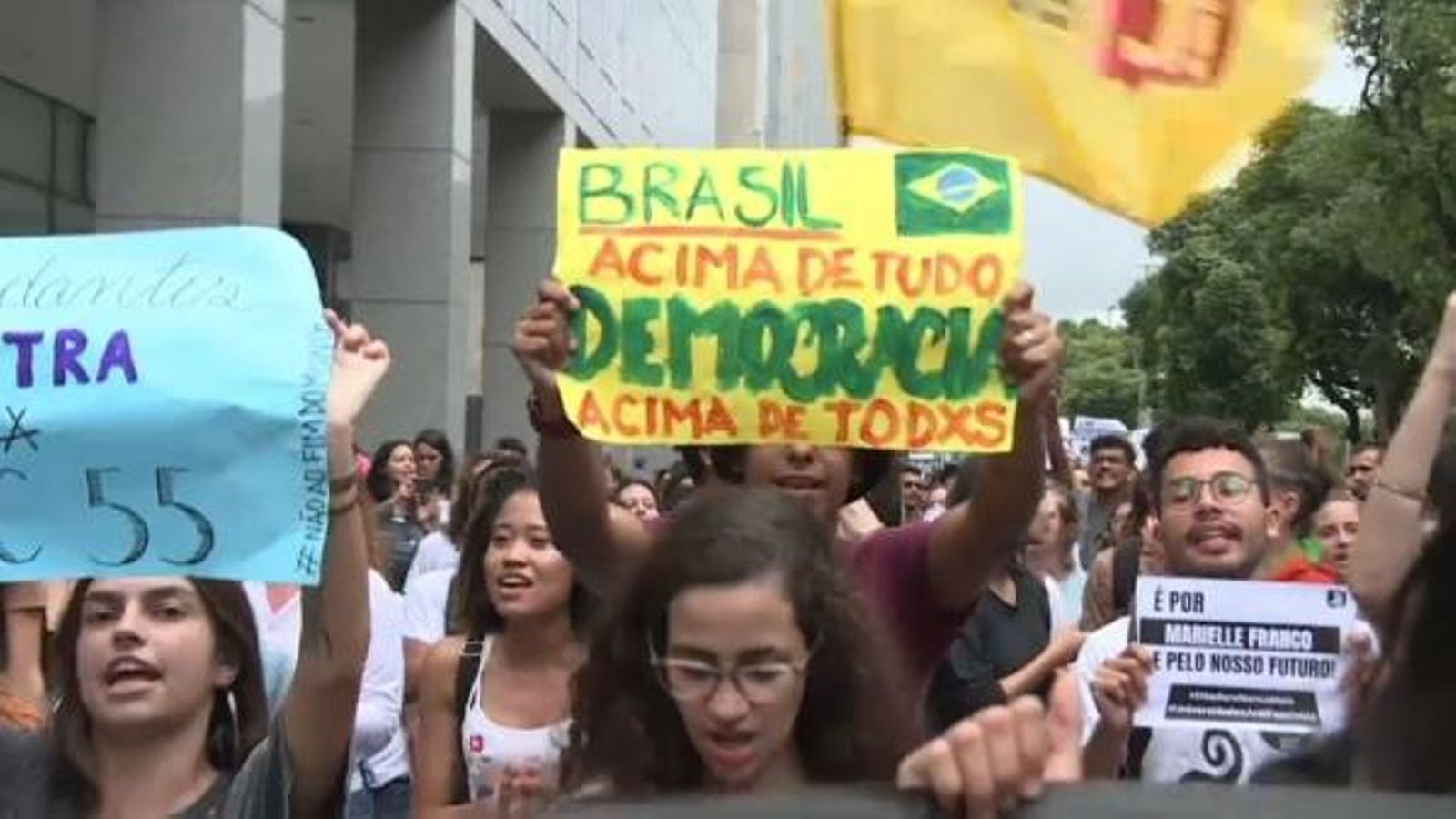 Els estudiants es manifesten per la democràcia