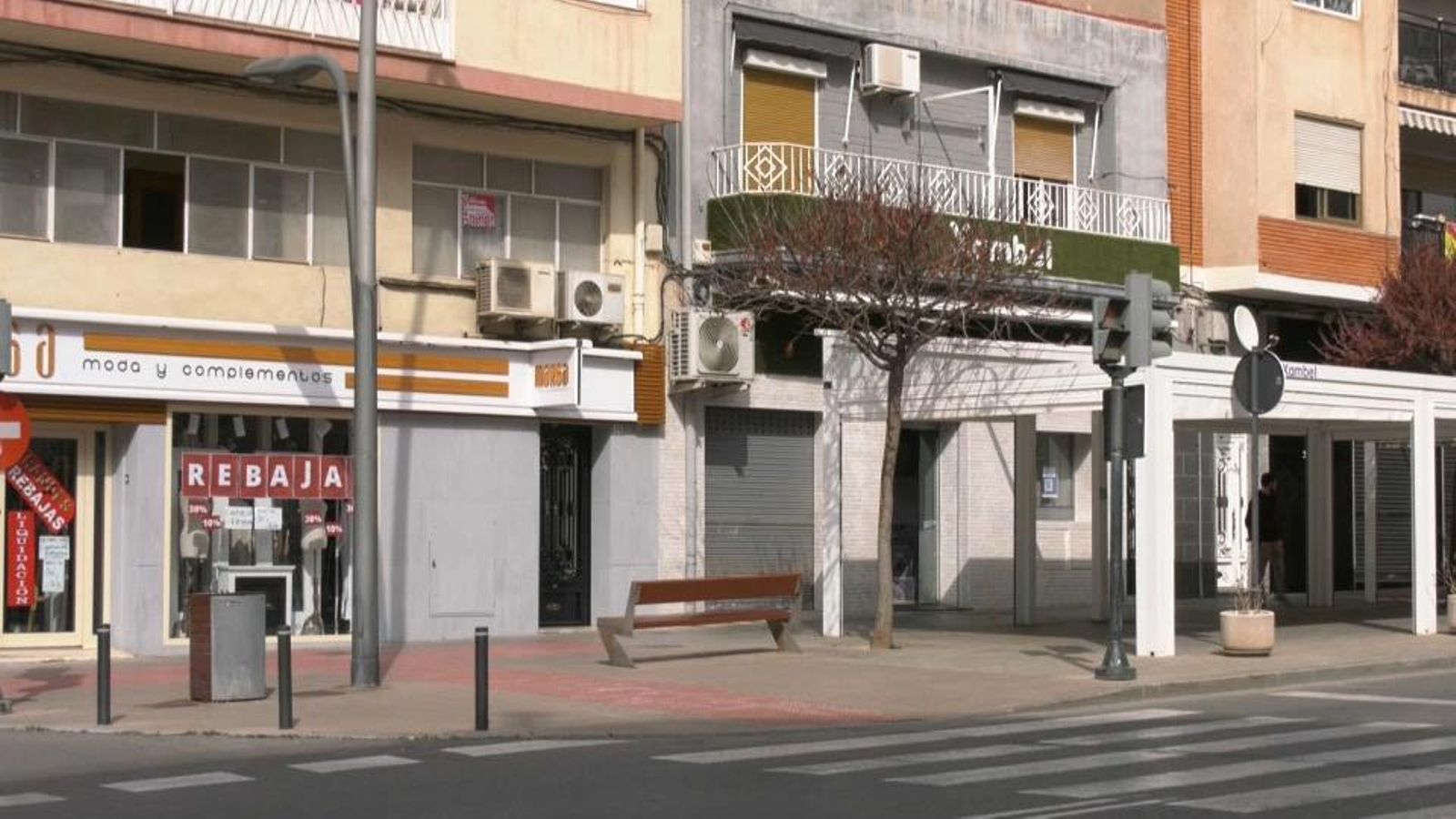 Carrer d'Elda on està el pis en el qual es va celebrar la festa