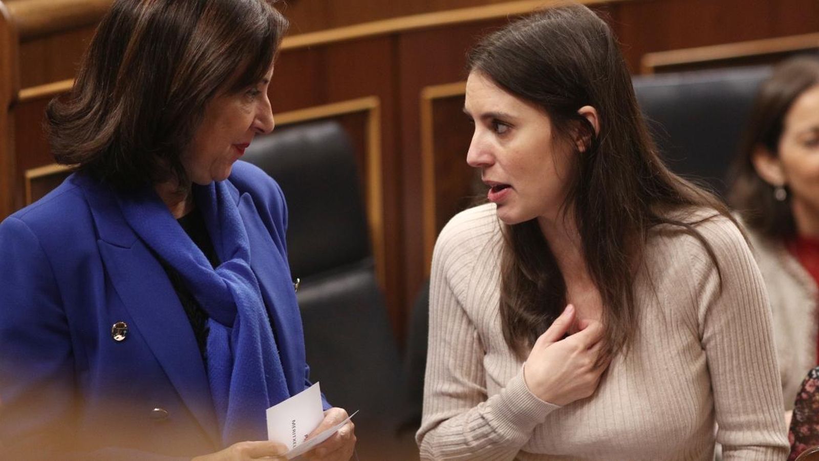 Imatge d'arxiu de les ministres Irene Montero i Margarita Robles al Congrés