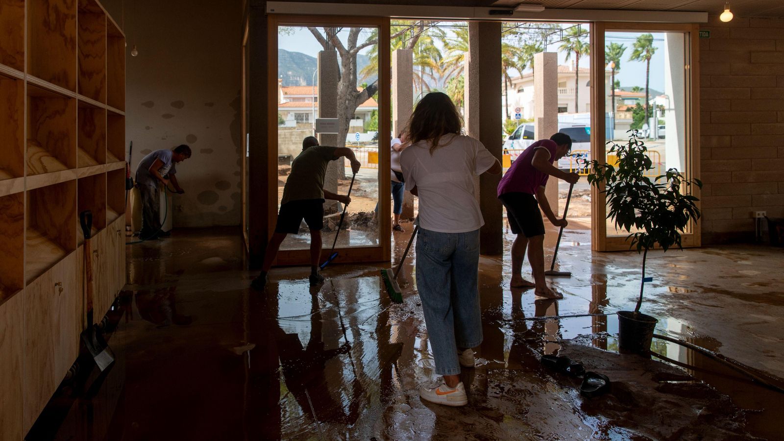 La Unió de Consumidors ha donat una sèrie de consells que han de tindre en compte els afectats que hagen patit desperfectes arran de les intenses pluges