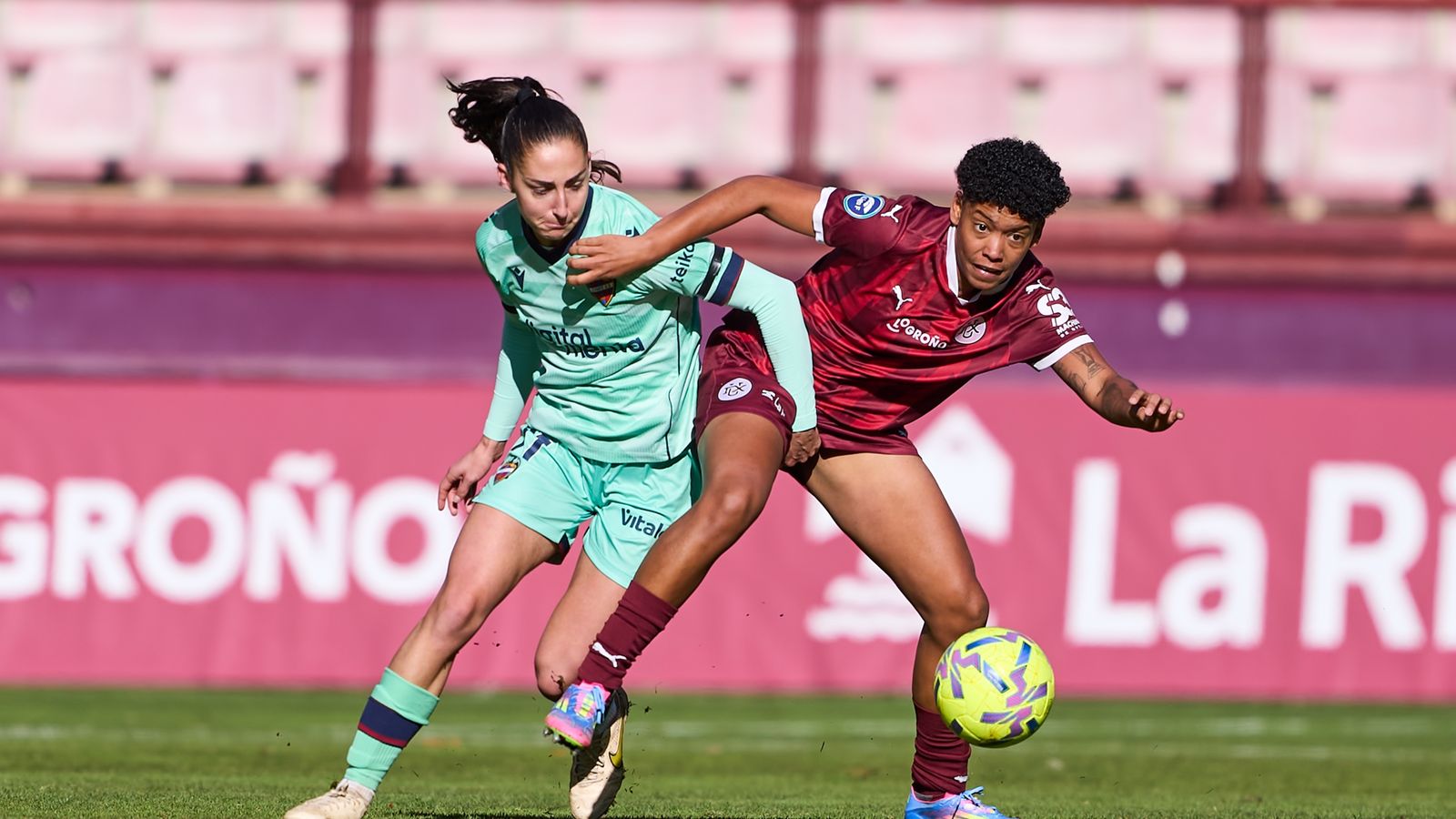 Una disputa en el partit d'este diumenge a Logronyo