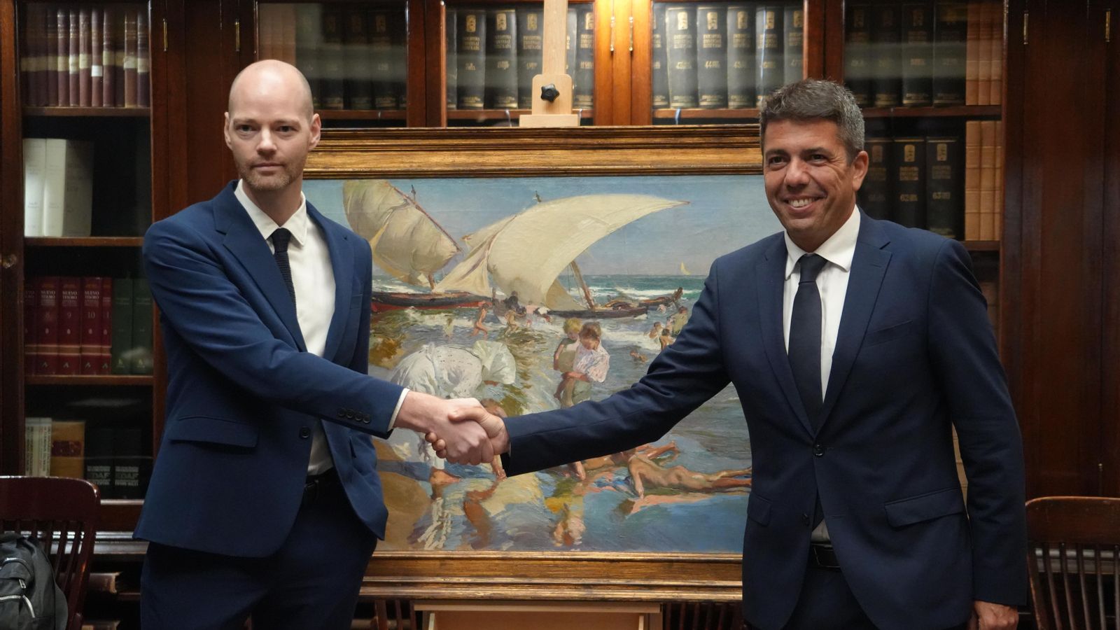 El president de la Generalitat, Carlos Mazón i el CEO de la Hispanic Society of America, Guillaume Kientz