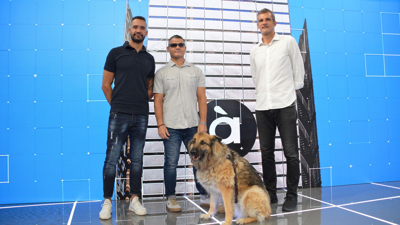 Juanfran García, David Casinos i Natxo Rodilla amb els esports d'À Punt