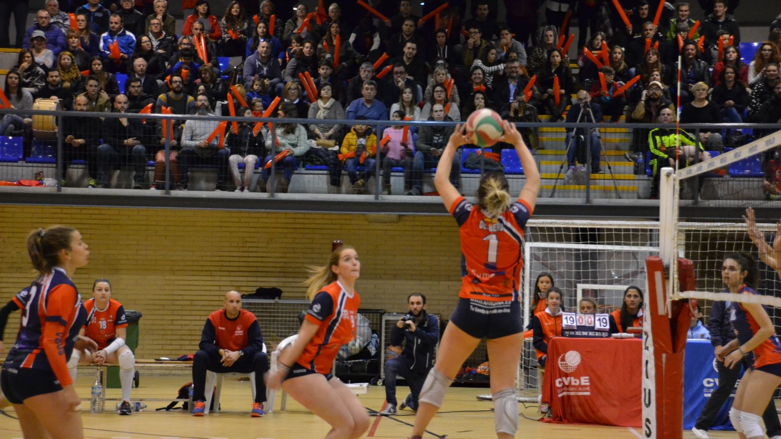 L'Elx lidera la classificació de la lliga d'ascens. Imatge María Latour