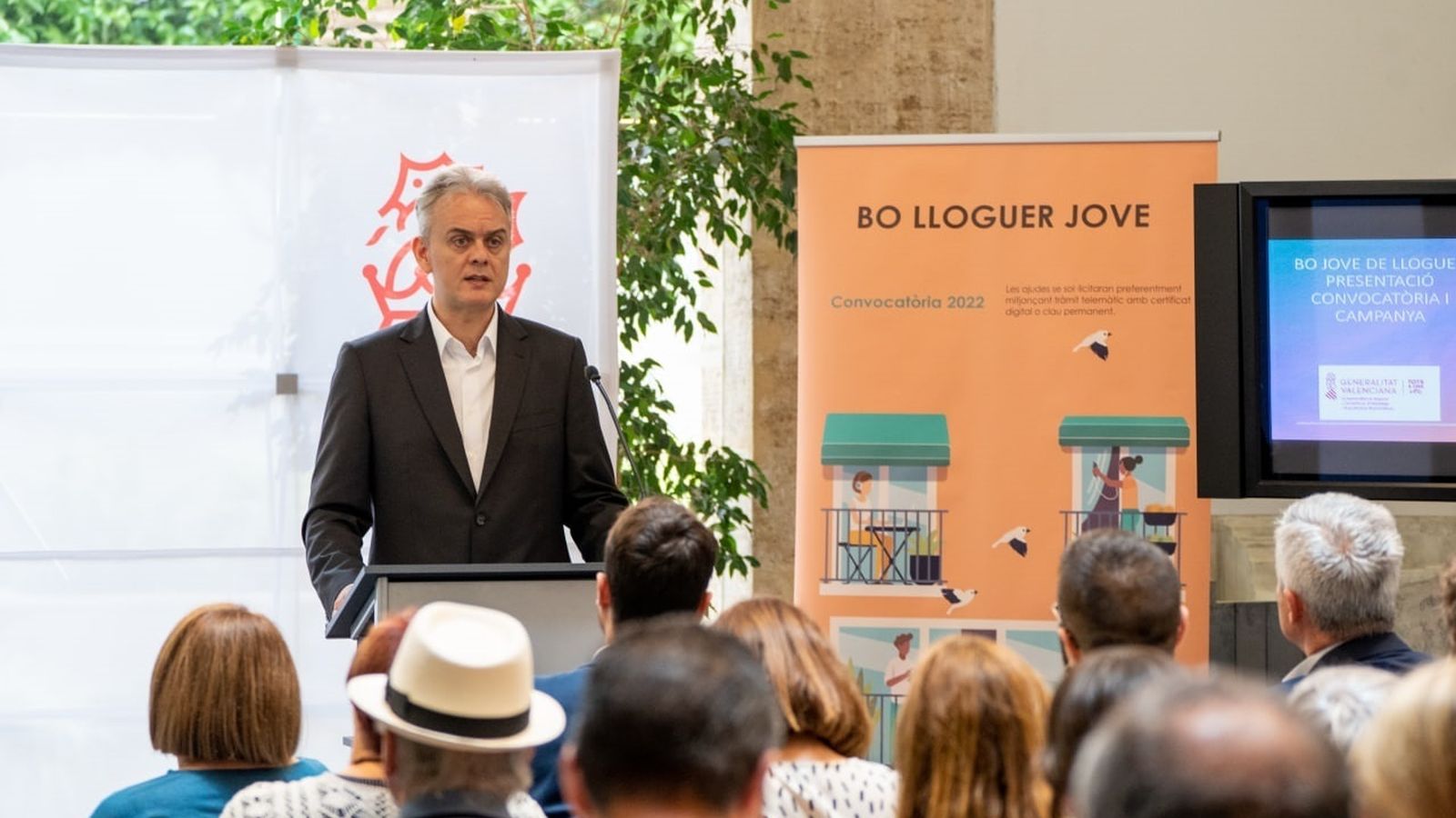 El conseller d'Habitatge, Héctor Illueca, presenta les ajudes del bo lloguer jove en imatge d'arxiu / GVA