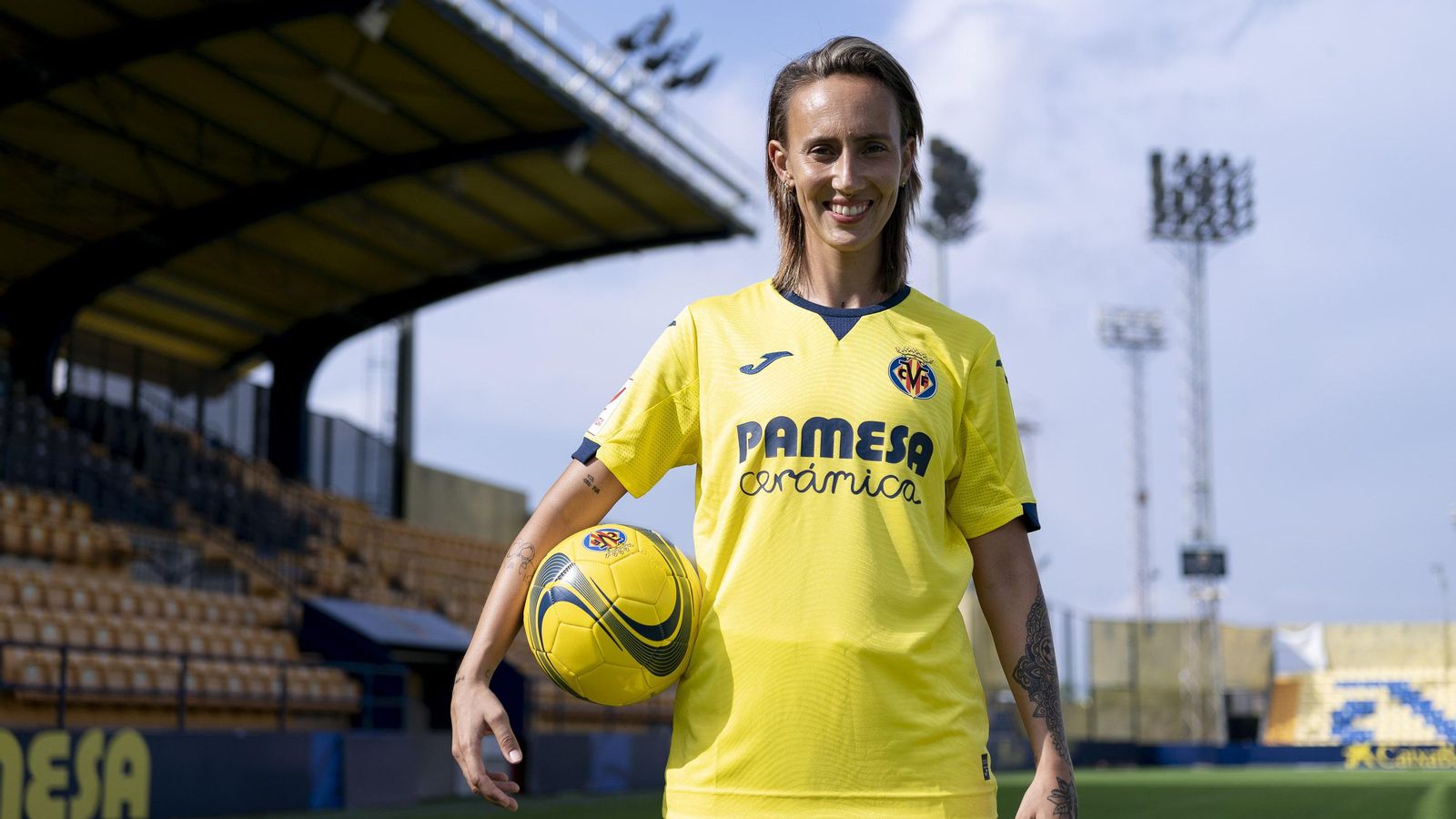 Virgínia Torrecilla ja posa de grogueta