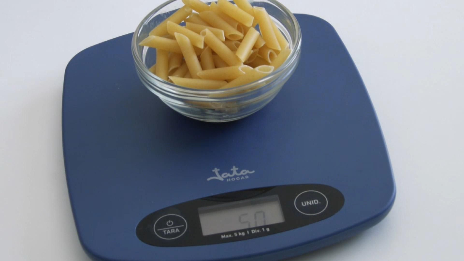 Segons el president d'AVACU, "cada 10 o 12 paquetes, estem regalant uno a l’empresa” / Zoom