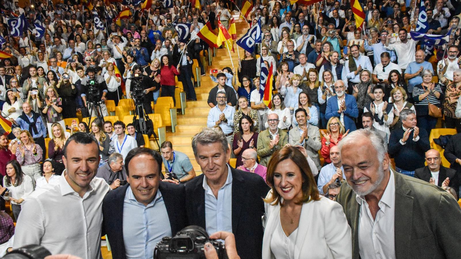 Mompó, Pérez Llorca, Feijóo, Catalá i González Pons, en la acte del PP a València