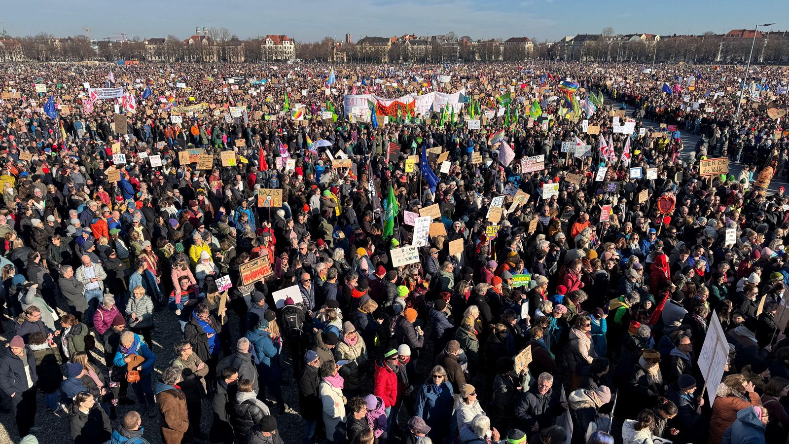 Més de 200.000 persones es manifesten contra la ultradreta a Múnic