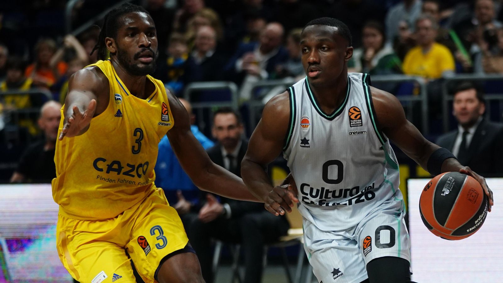 Jared Harper ha sigut el màxim anotador taronja amb 20 punts