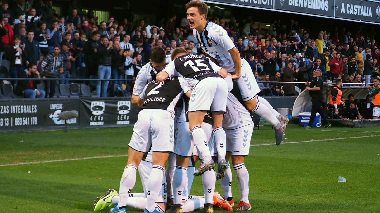 El Castelló celebra un gol durant el partit