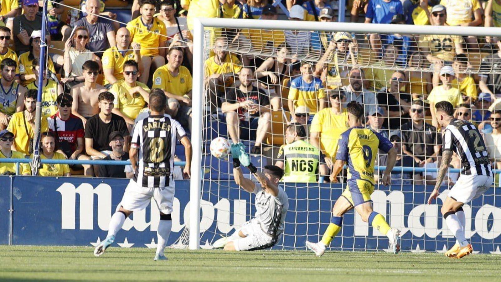 Alfonso Pastor atura una pilota