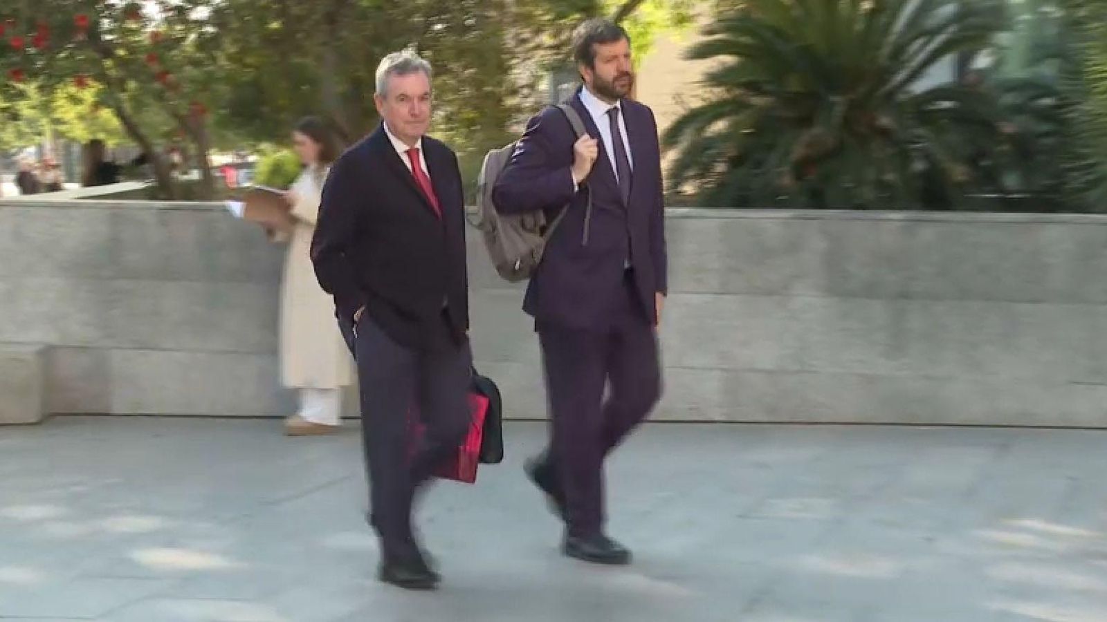 L'acusat Francisco Grau i el seu advocat, Bosco Garcia, en una de les arribades a la Ciutat de la Justícia de València