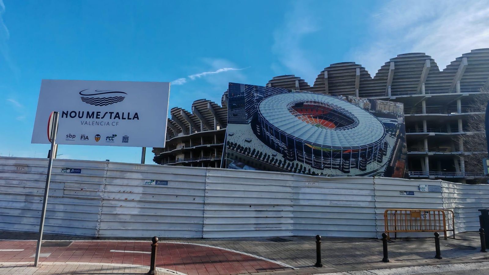 Es reprenen les obres del nou Mestalla setze anys després