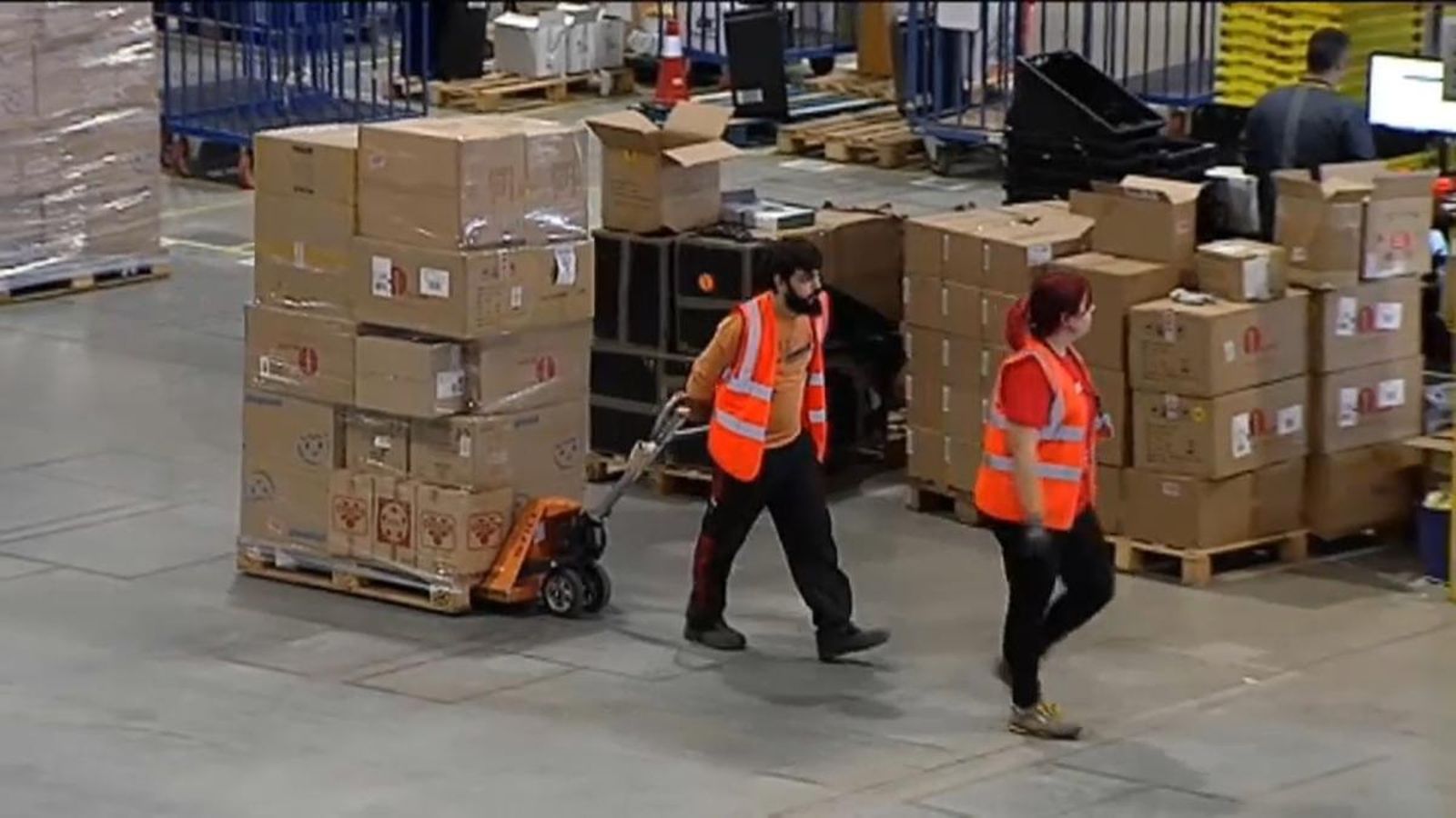 La Plana Baixa ha encaixat amb optimisme la notícia de la instal·lació d'Amazon per les oportunitats laborals que suposa