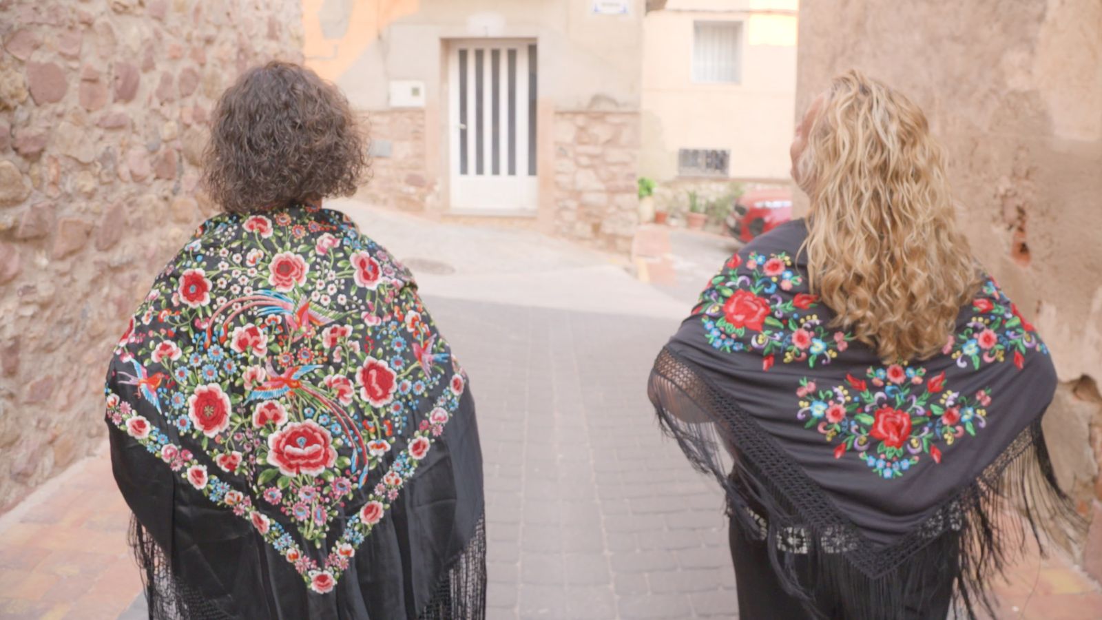 Dones d'Azuébar amb el manto
