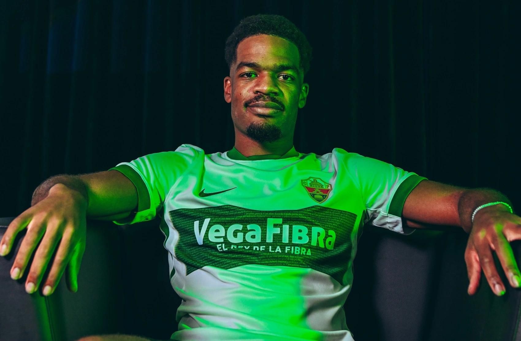 Grady Diangana, amb la camiseta de l'Elx Grady Diangana, amb la camiseta de l'Elx