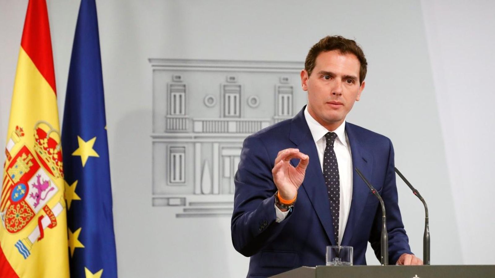 El president de Ciutadans, Albert Rivera, després de la seua reunió a La Moncloa amb Pedro Sánchez