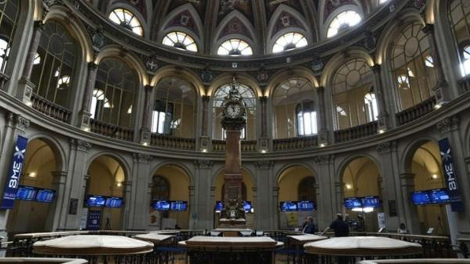 L\'Ibex registra la major caiguda de l\'any per les tensions entre els EUA i la Xina