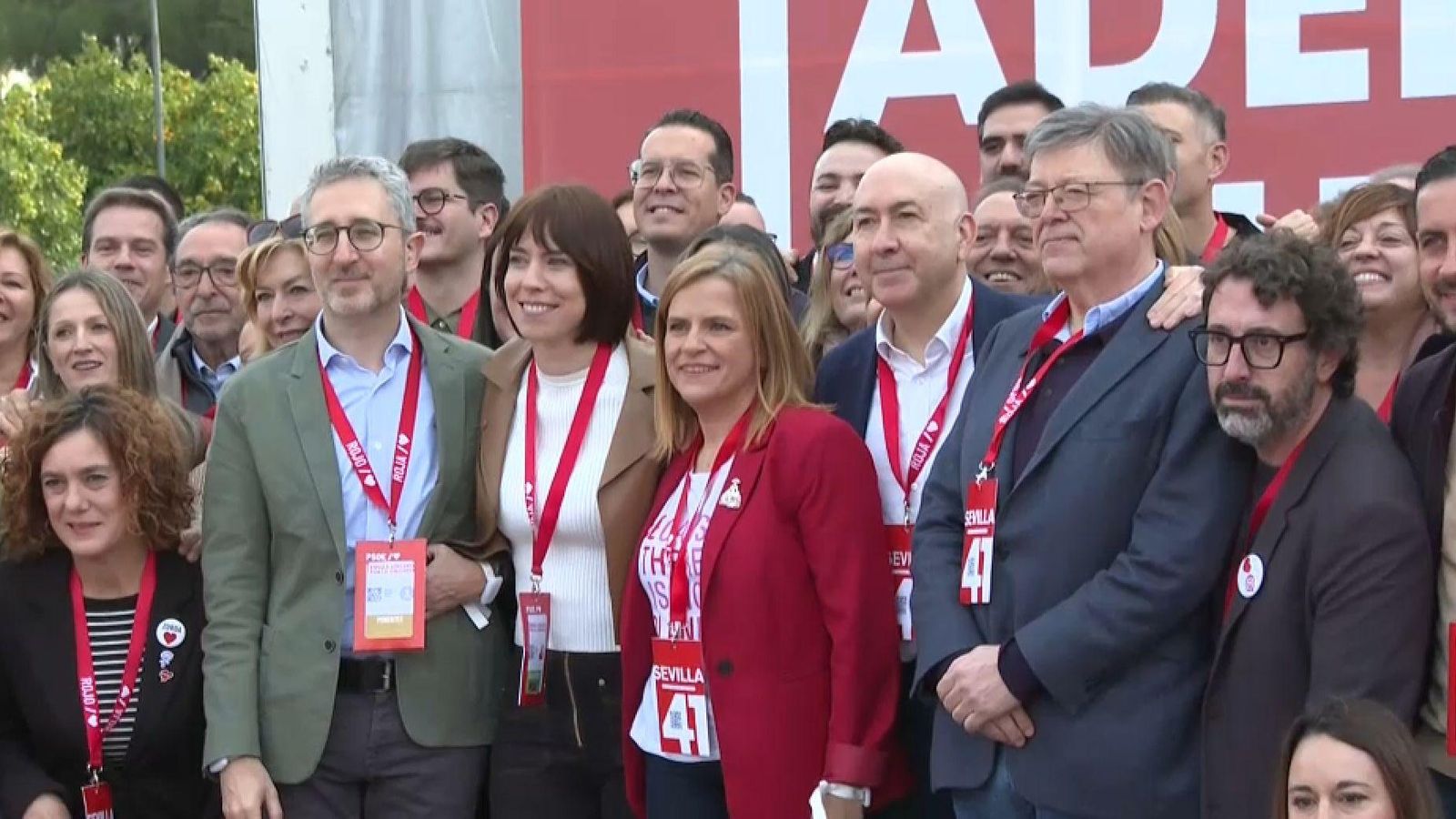 Arcadi España, Pilar Bernabé i Alejandro Soler, integrants de la nova executiva nacional, juntament amb la secretària general del PSPV, Diana Morant, i el seu predecesor, Ximo Puig Arcadi España, Pilar Bernabé i Alejandro Soler, integrants de la nova executiva nacional, juntament amb la secretària general del PSPV, Diana Morant, i el seu predecesor, Ximo Puig