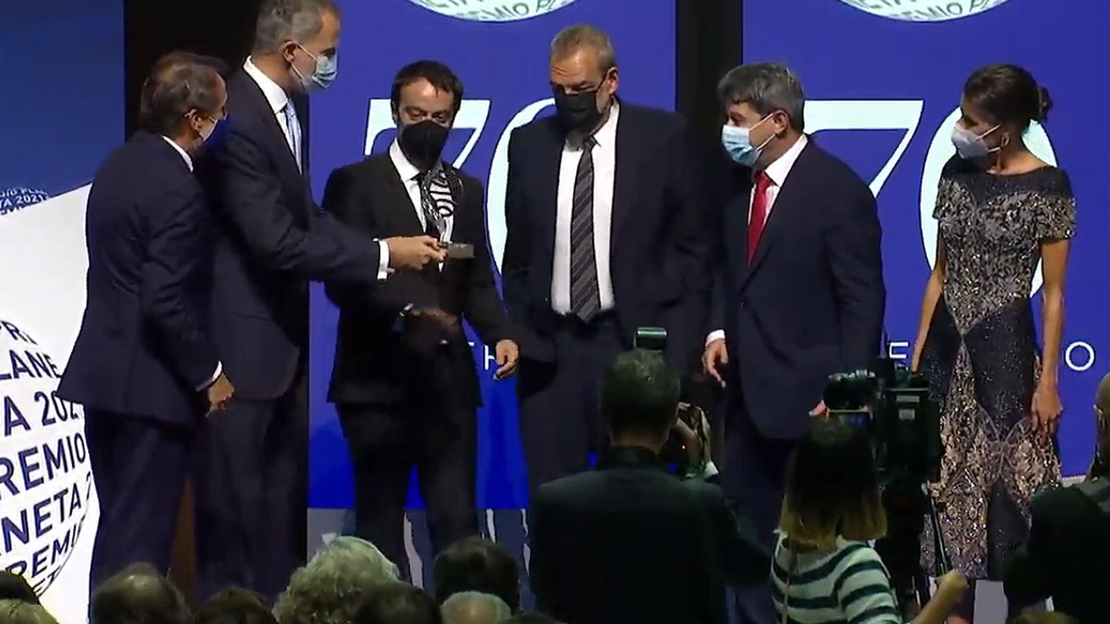 Acte de lliurament del premi als tres escriptors guanyadors