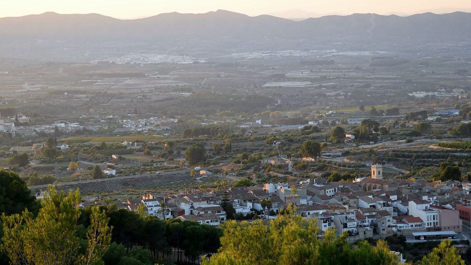 Vista panoràmica d'Atzeneta i Albaida