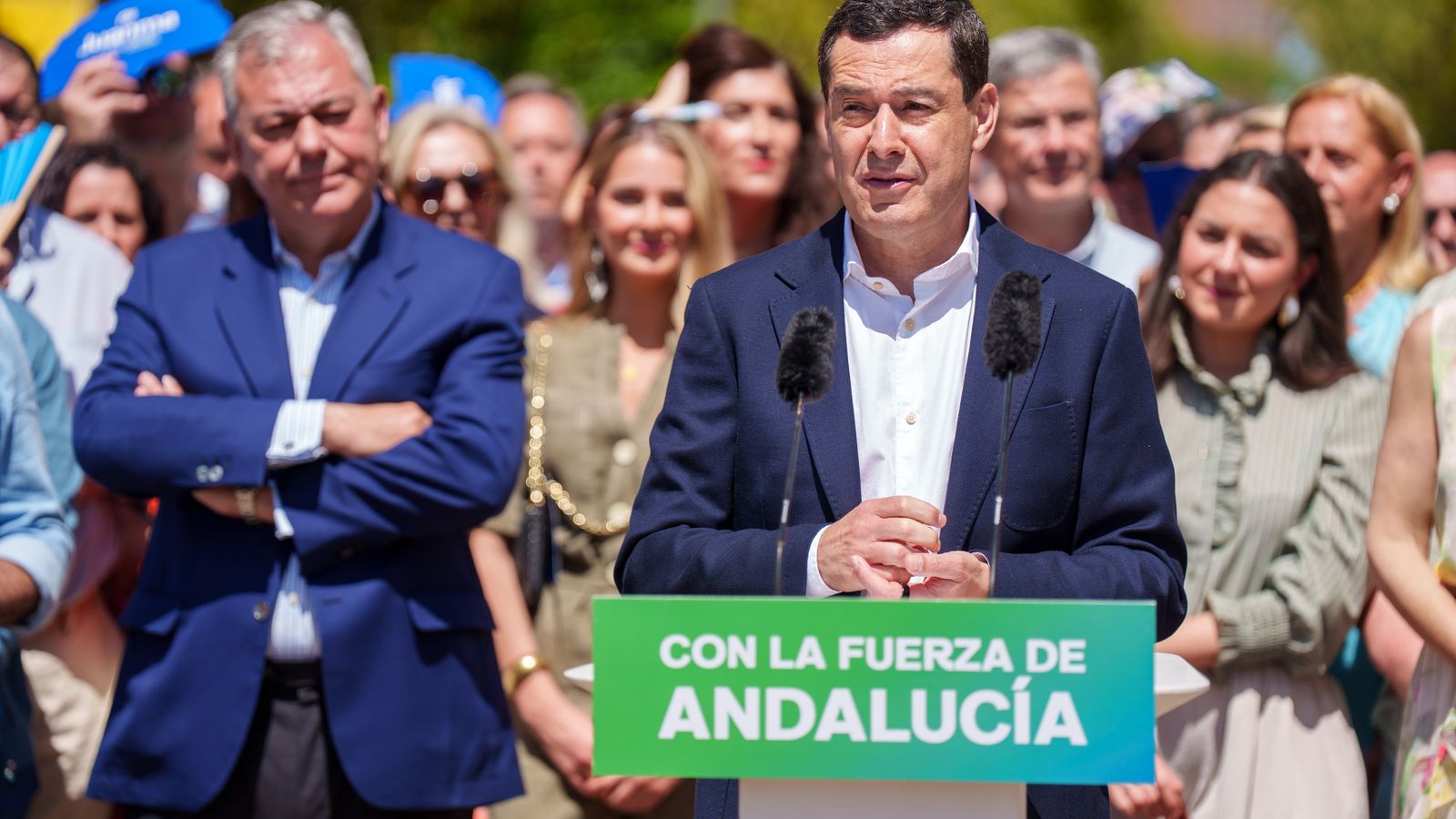 El president del PP andalús i candidat a la reelecció a la Presidència de la Junta d’Andalusia, Juanma Moreno, intervé en el seu últim acte a Sevilla