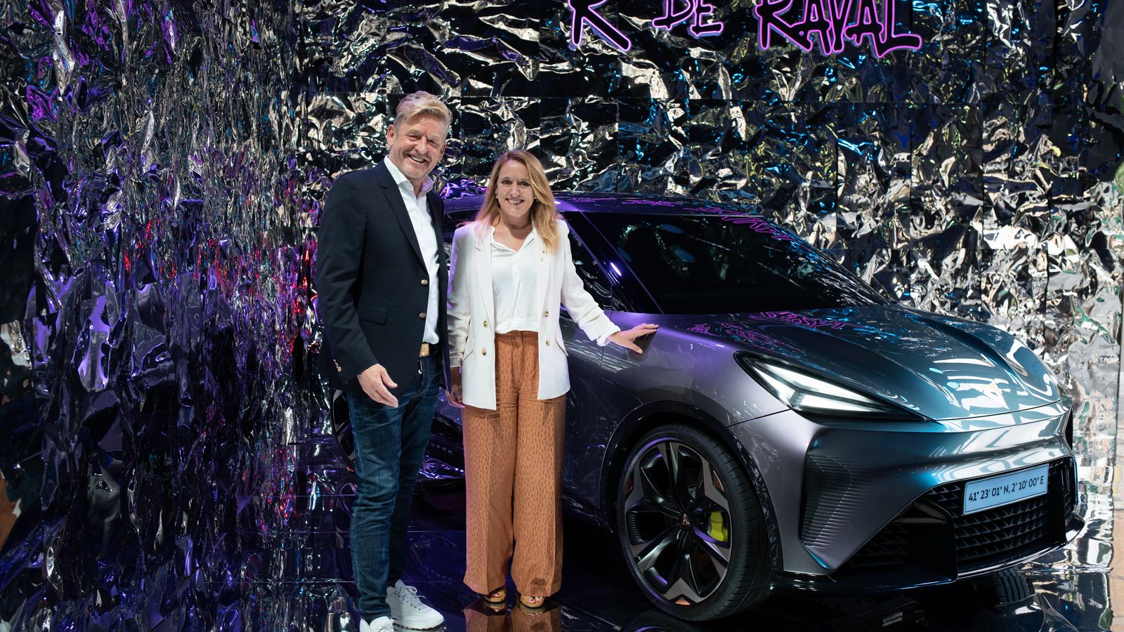 El president de Cupra, Wayne Griffiths, presenta el nou model amb la consellera d'Economía de Caralunya, Natàlia Mas