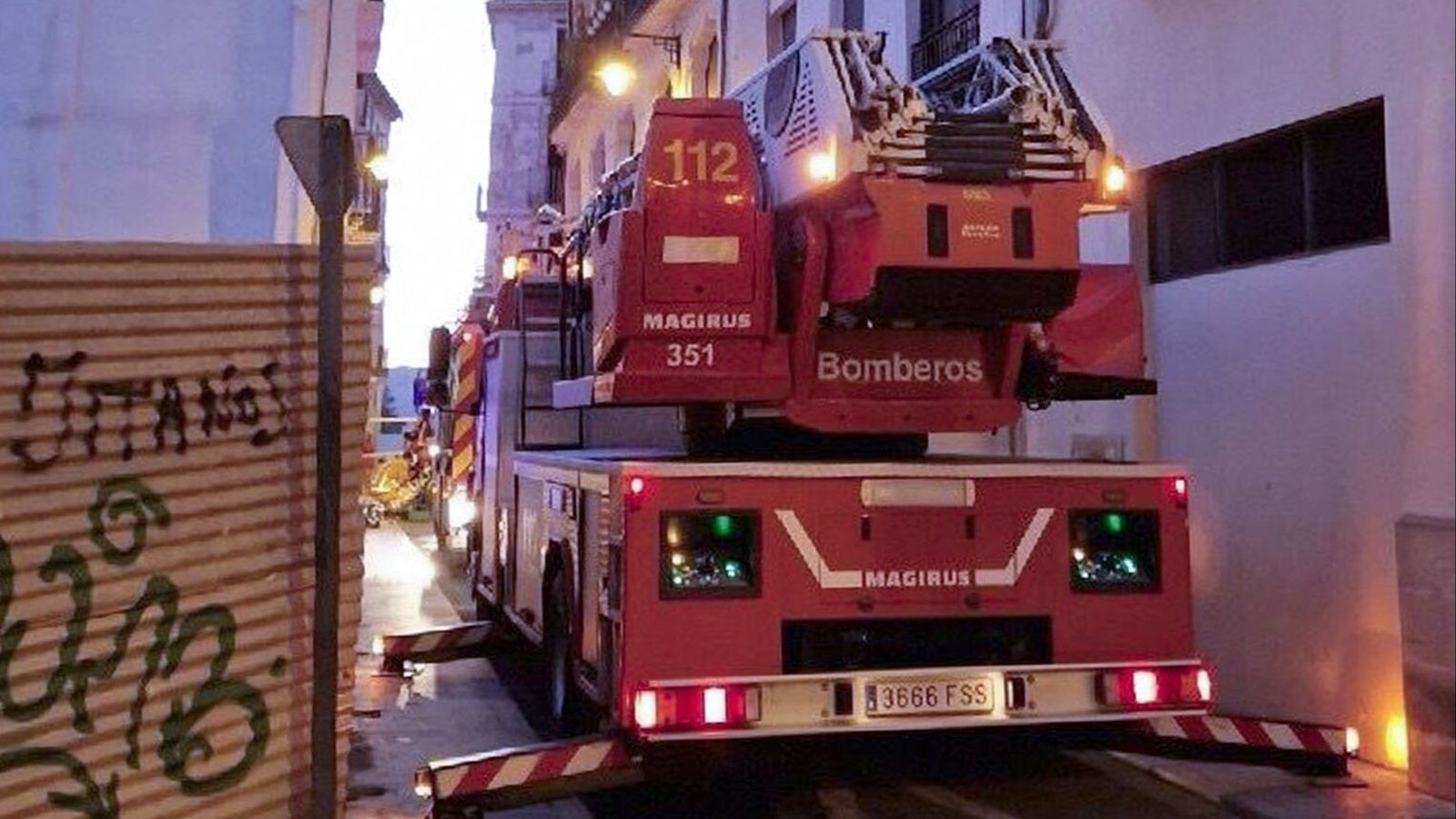 Un vehicle de bombers per a fer rescats en altura, en una imatge d'arxiu