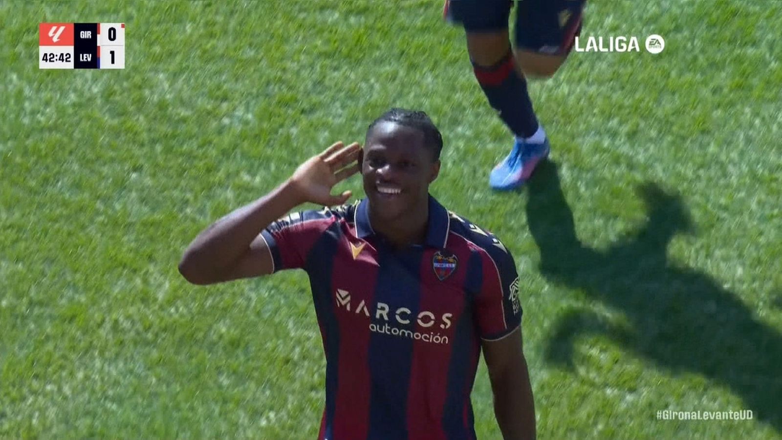 La presència d'Etta Eyong en el duel autonòmic, qüestió de diners