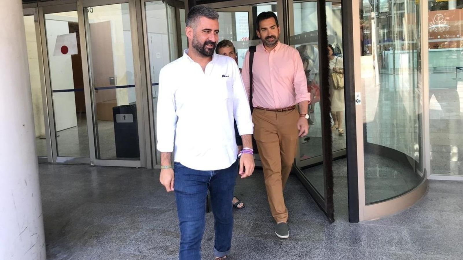 Fuset, a l'eixida del jutjat