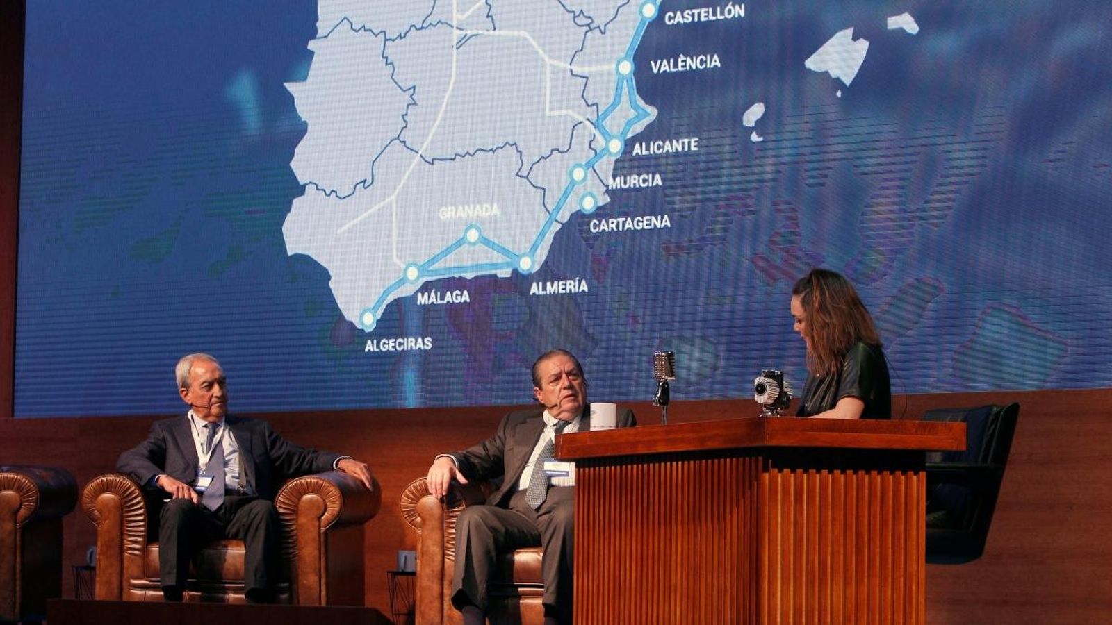 El president d'AVE, Vicente Boluda, i Federico Félix, de la Fundació Pro-AVE, en l'acte en defensa del Corredor Mediterrani