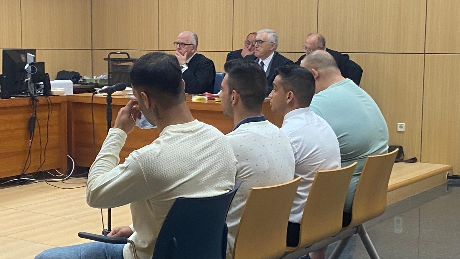 Els quatre acusats de violar una menor de 14 anys en 2020 a la Vall d'Albaida