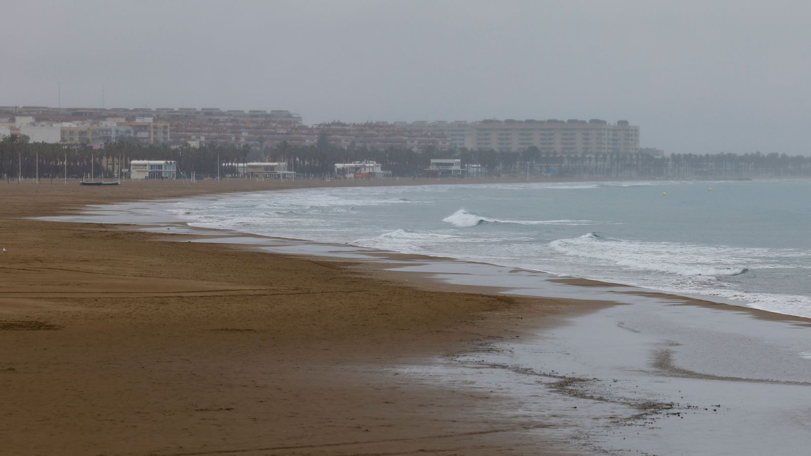 Imatge general de la platja de la Malva-rosa, a València