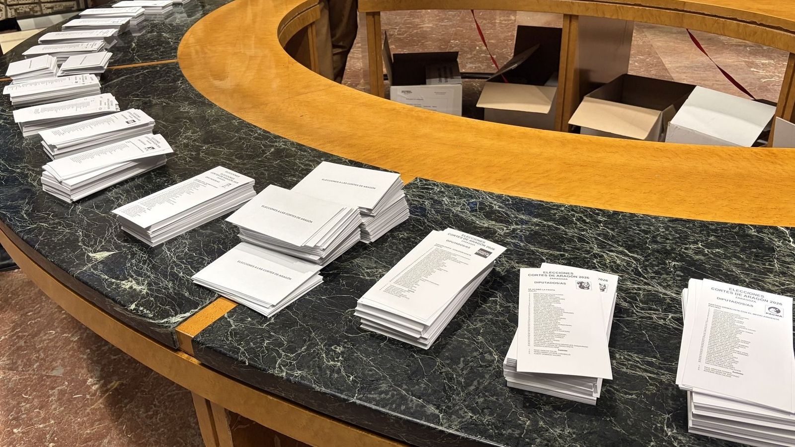 Paperetes de votació d'una convocatòria electoral anterior