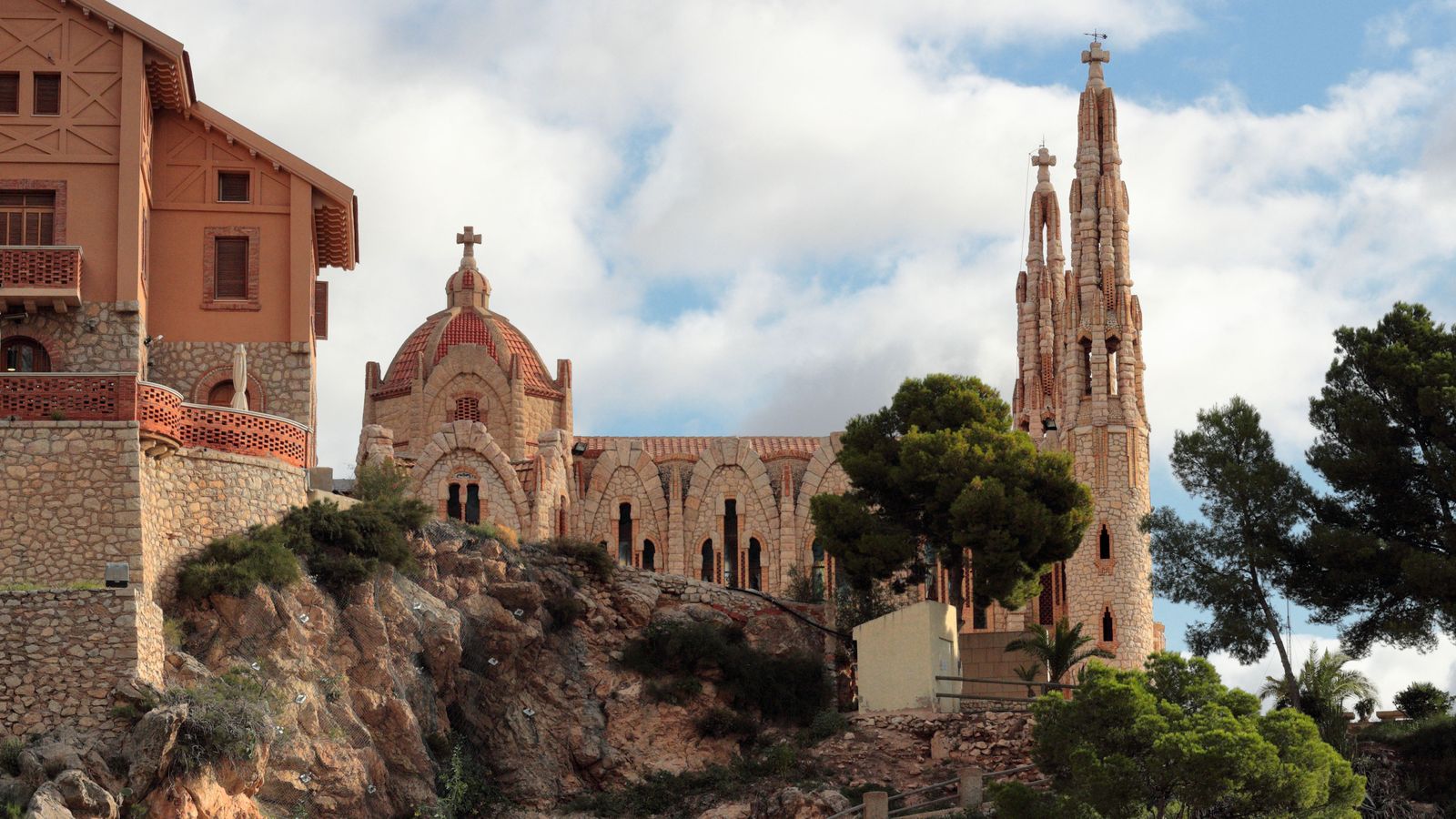 Novelda ha passat la matinada a 28 graus, la mínima més elevada registrada per Avamet