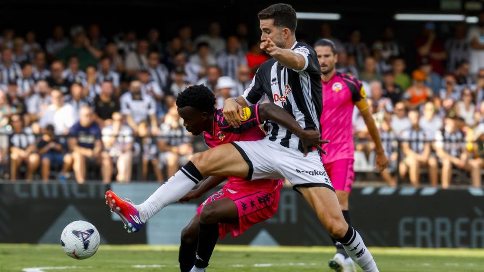 Una acció del partit a Castàlia
