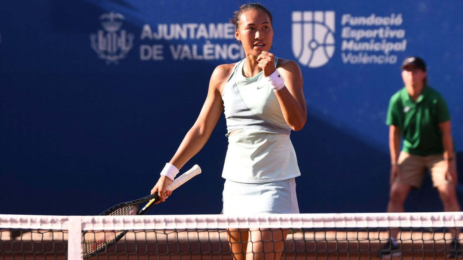 Zheng celebra un punt