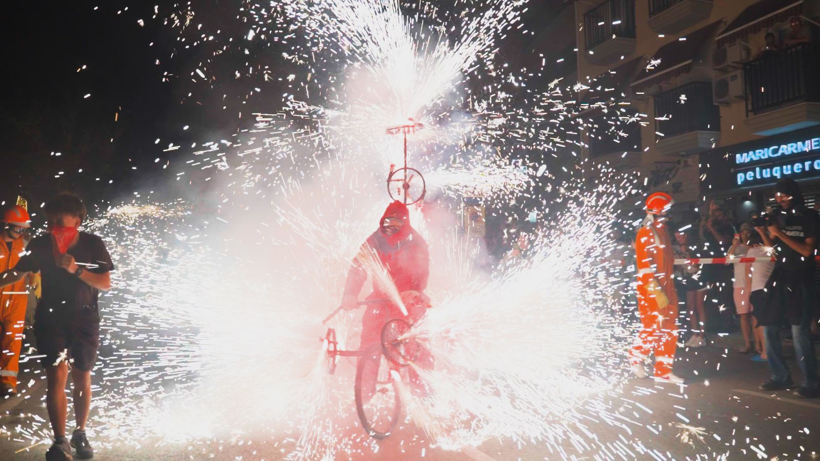 El Campello també disfruta de les festes majors del poble i 'Terra de festes' està allí per a mostrar-li-les