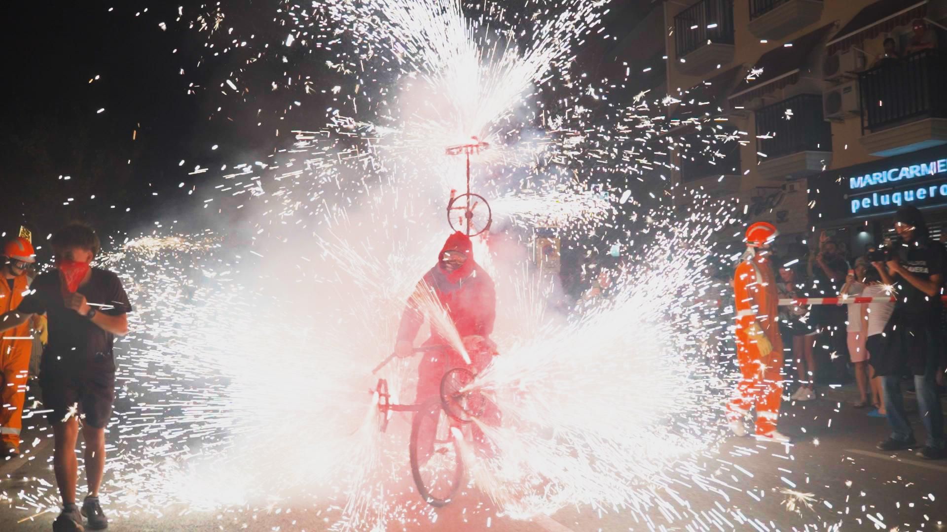 El Campello també disfruta de les festes majors del poble i 'Terra de festes' està allí per a mostrar-li-les