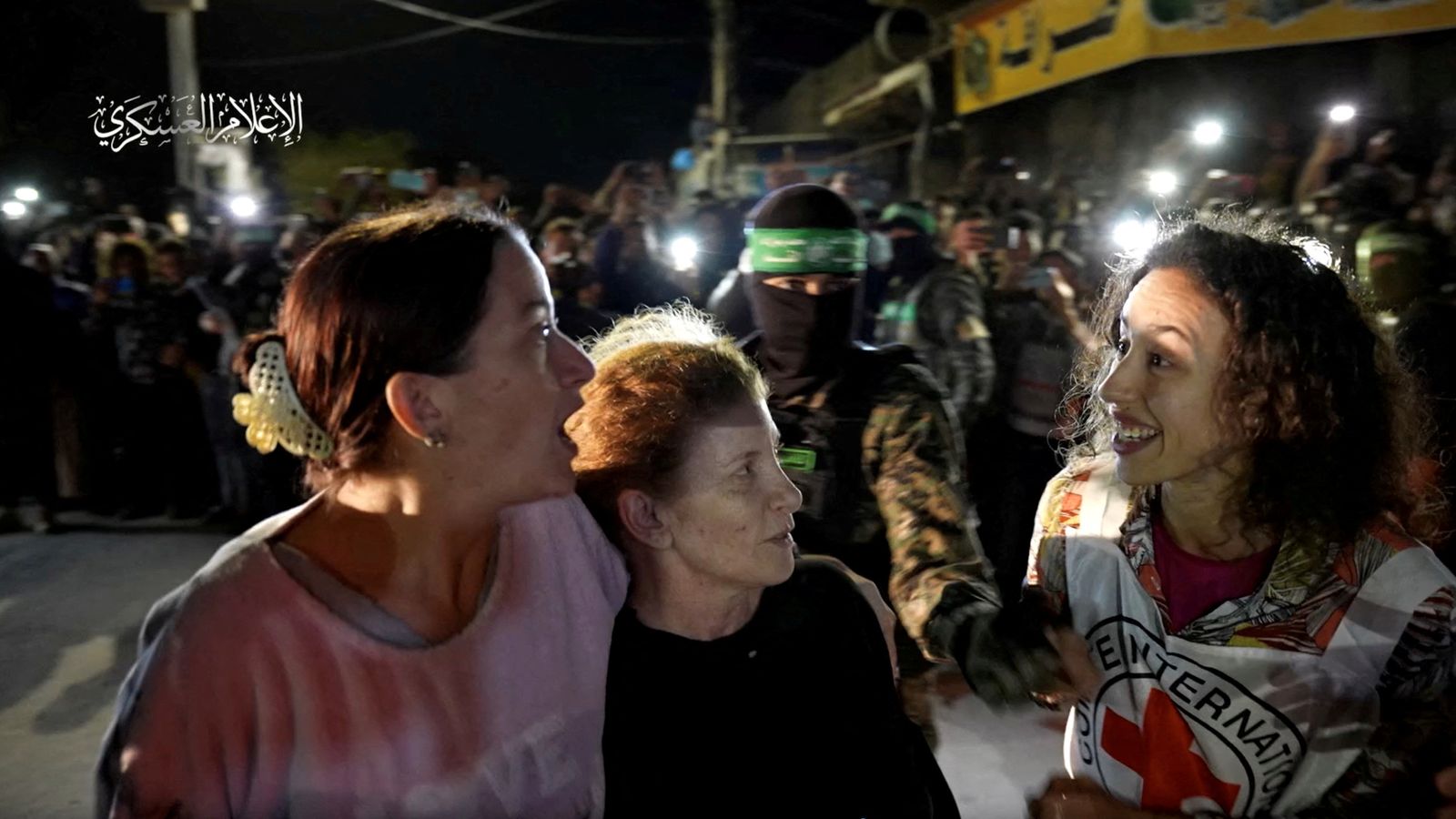 Dues de les dones que han sigut retingudes per Hamàs són alliberades